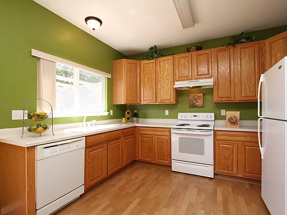 Laminate Flooring 