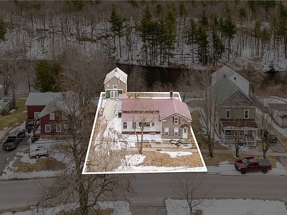 4th image of 207 Riverside Ave