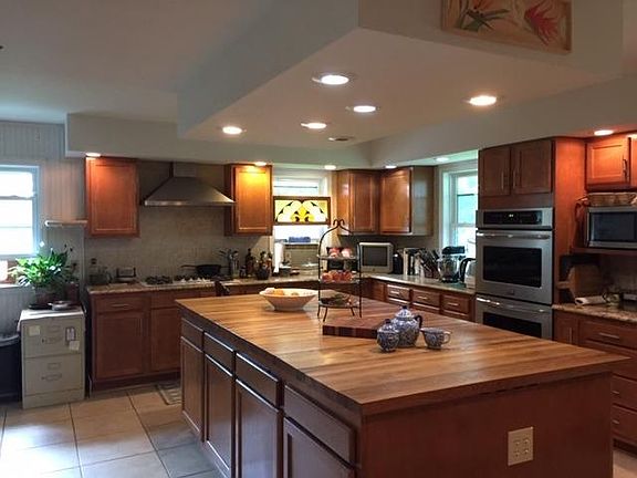 2nd image of 105 Lowry Ln