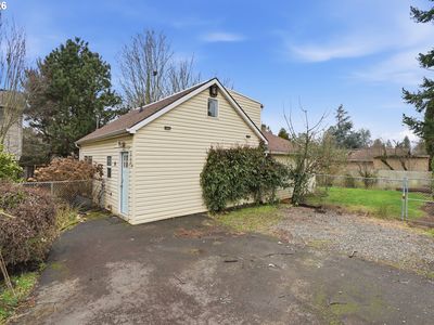 40 SE 133rd Ave APT B, Portland, OR, 97233