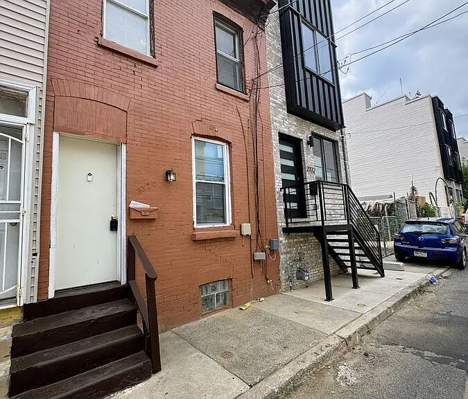 2320 Mutter St — Photo 28