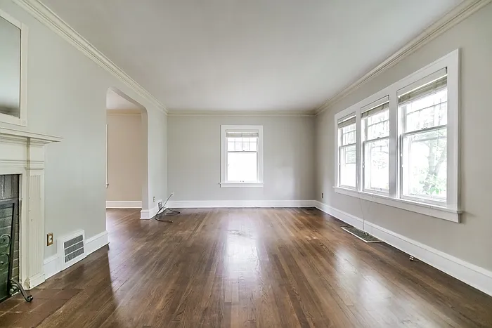 3 bed, 1.5 bath, 1522 sqft, $2,175 — Photo 3