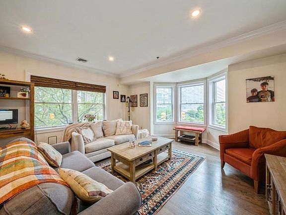4th image of 63 Sussex St #3
