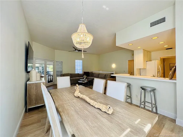 411 NE Plantation Rd #526 — Photo 16