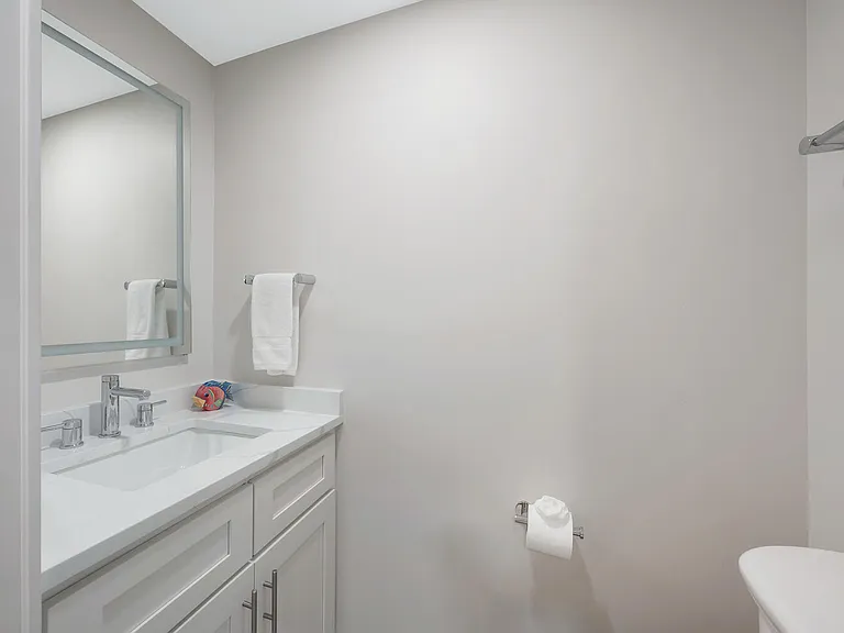 180 6th Ave S #3 — Photo 32
