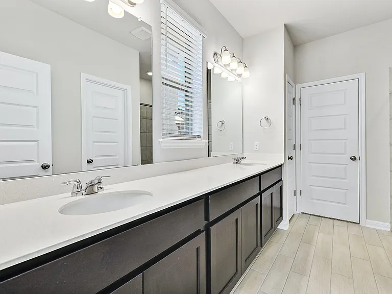 1021 Kerrwood Way — Photo 10