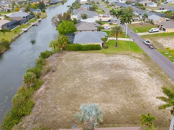 2nd image of 2718 SW 10th Ave