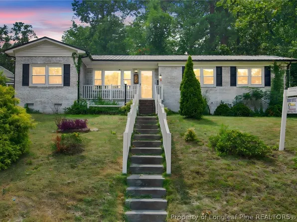 805 Shadowlawn Dr, Fayetteville, NC 28303