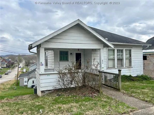430 Market St W, Hamlin, WV 25523