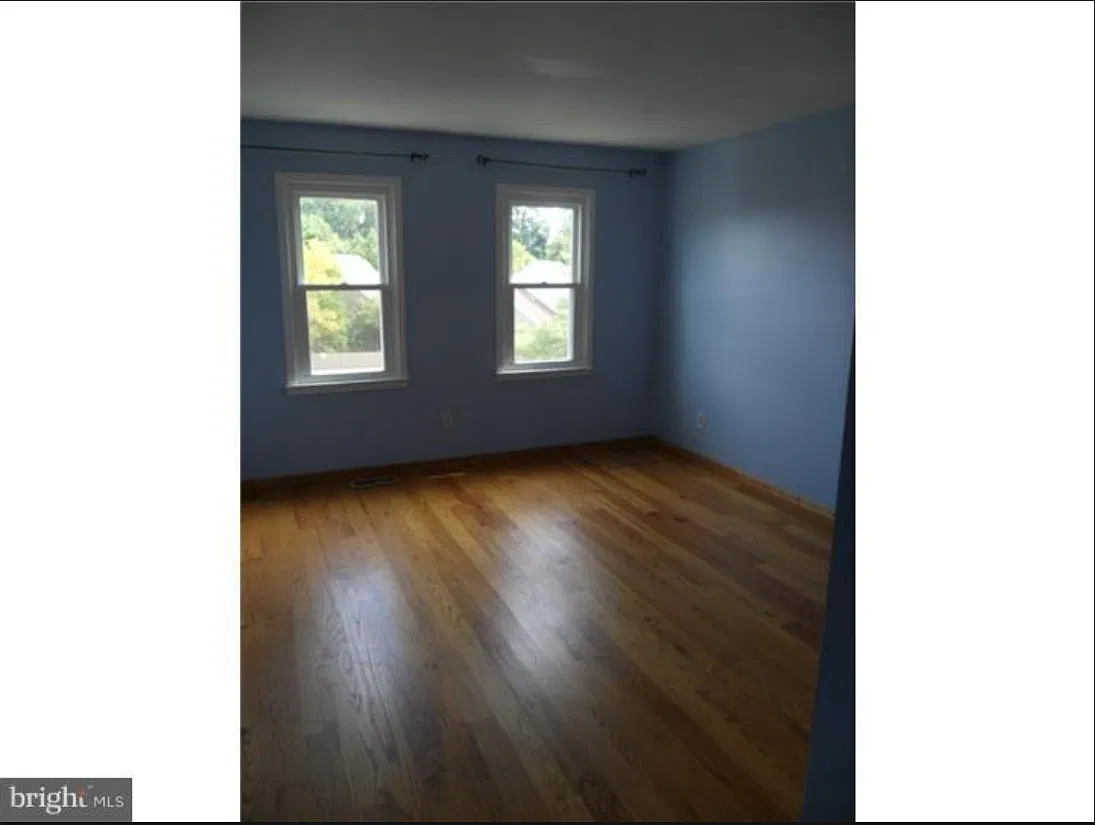 3 bed, 2100 sqft, $2,800 — Photo 4