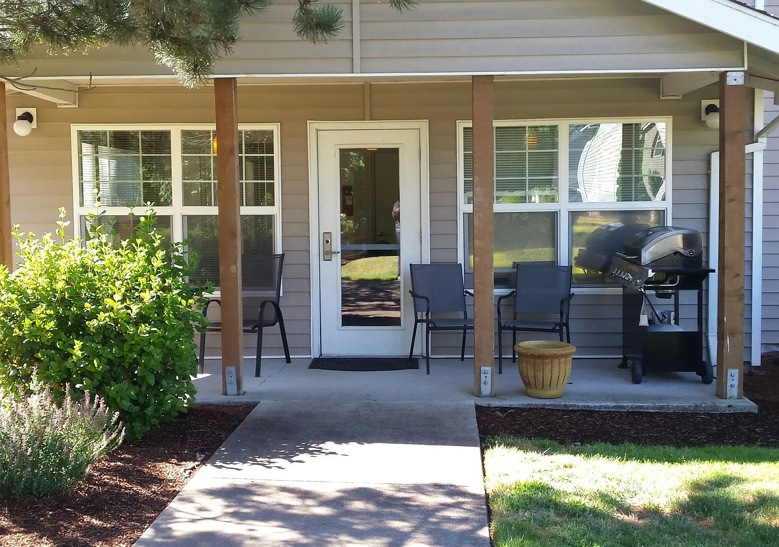 Sunrise Pointe Apartments — Photo 3