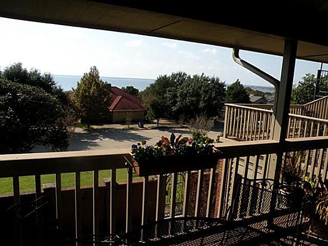 1st image of 411 Columbia Dr