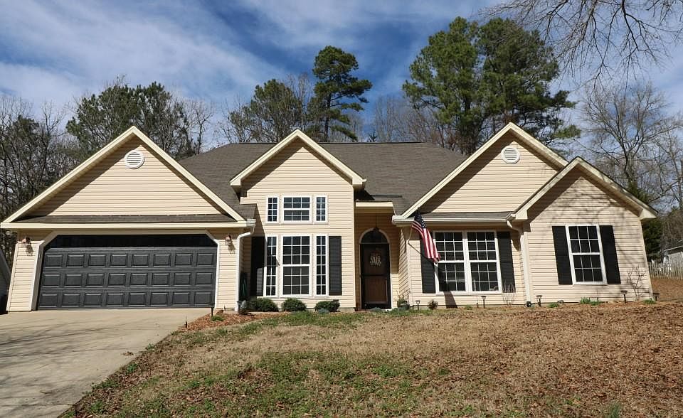 1st image of 205 Winding Creek Dr