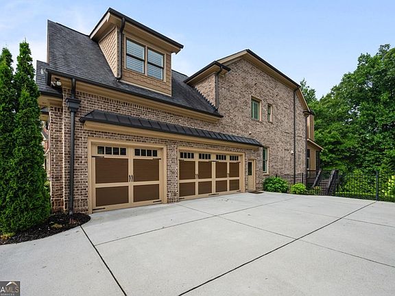 5th image of 2220 Cambridge Hill Ct