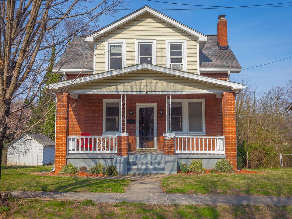 1st image of 746 Arbutus Ave SE