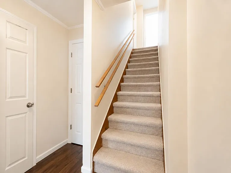 Cypress Ln W — Photo 18