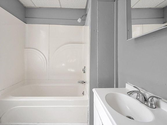 5th image of 137 Central Ave APT 1