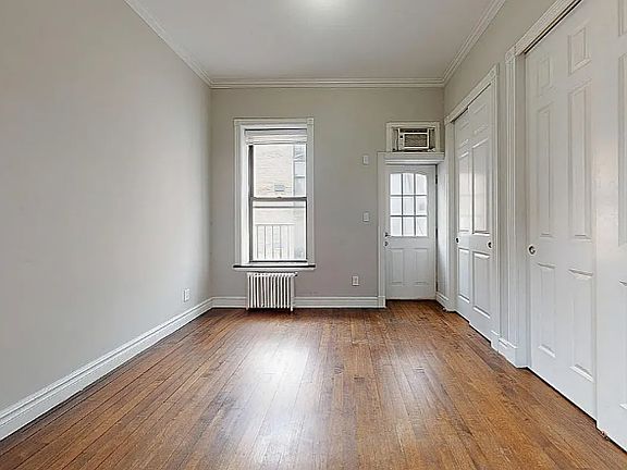 4th image of 210 E 25th St APT 5RE
