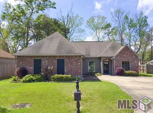 16039 W Lakepoint Ct, Prairieville, LA 70769