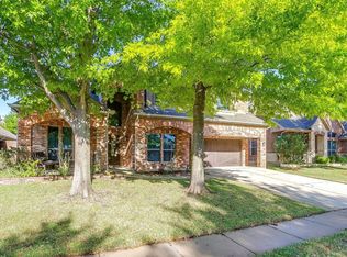 900 Greenwood Dr, Burleson, TX 76028