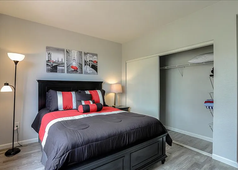 Guest Bedroom with Queen Bed