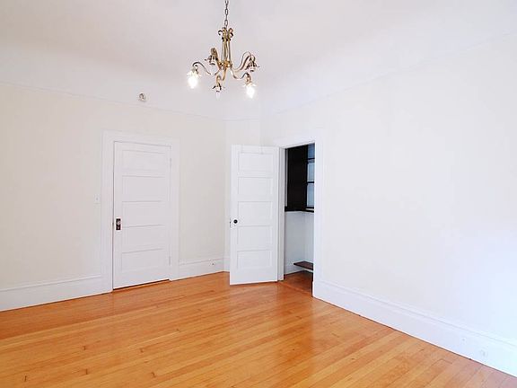 2nd image of 130 Beulah St