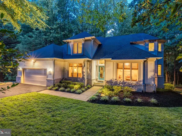 1100 Water Pointe Ln, Reston, VA 20194