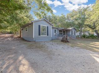 424 Wilshire Ave, Azle, TX 76020