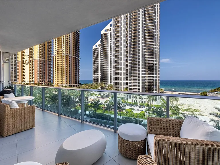 17550 Collins Ave #703 — Photo 37