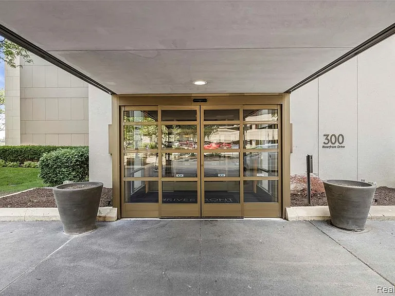 1001 W Jefferson Ave #7G — Photo 2
