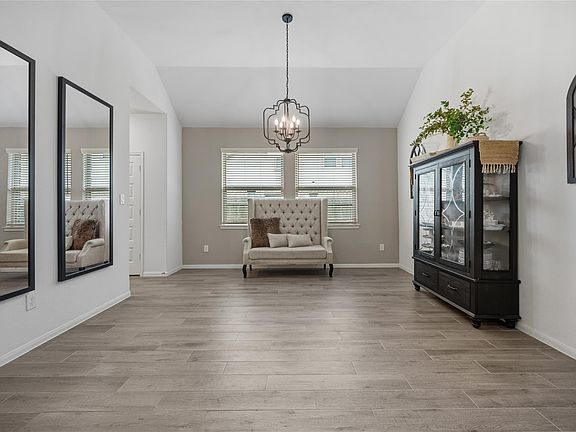 5th image of 150 Valley Ranch Trl