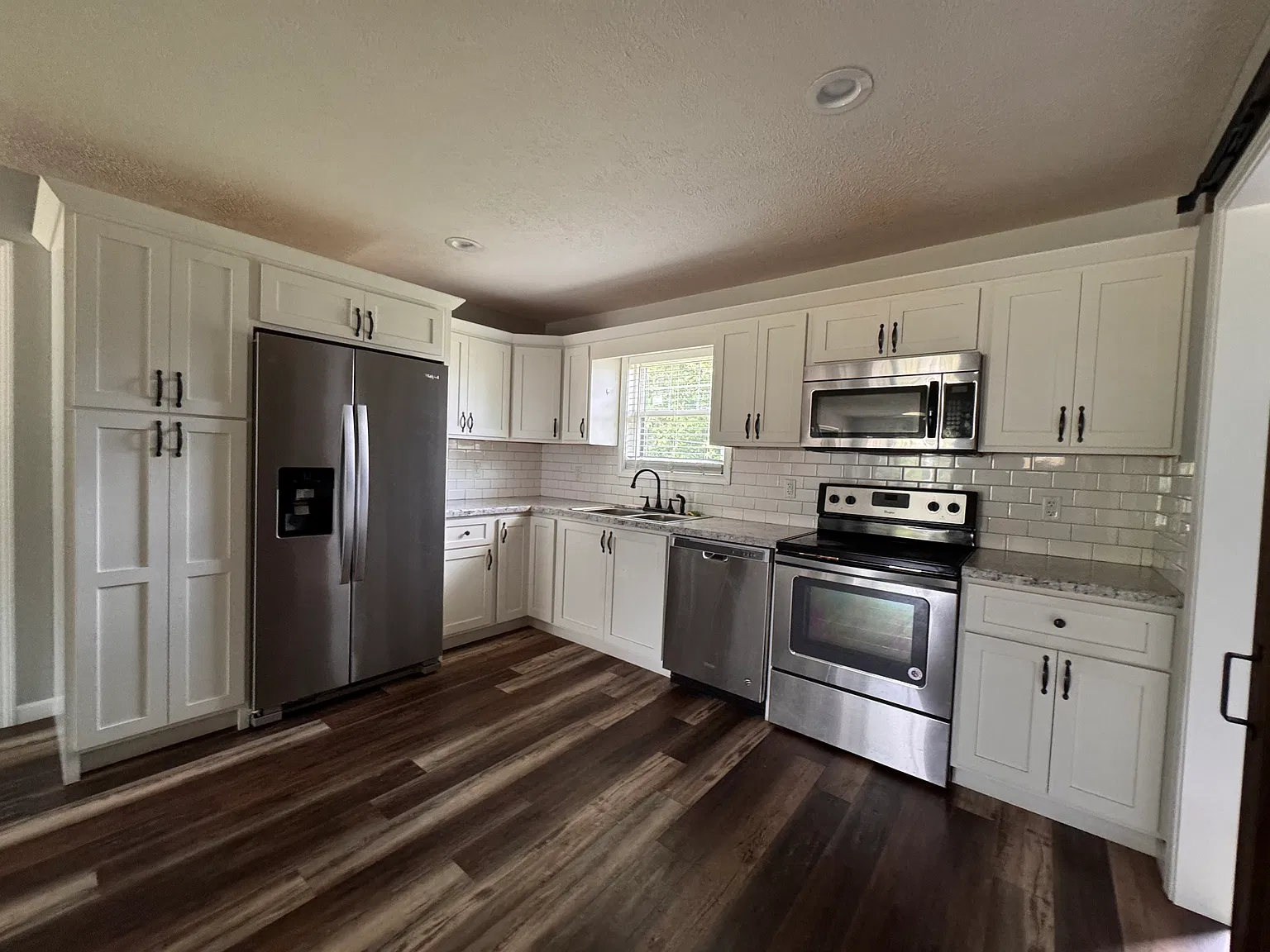 2 bed, 1004 sqft, $1,500 — Photo 3