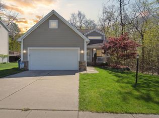 172 Laura Ln, Linden, MI