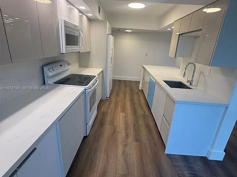 851 Three Islands Blvd #209 — Photo 3
