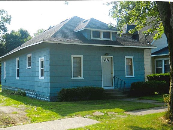 2nd image of 867 Broadway Ave