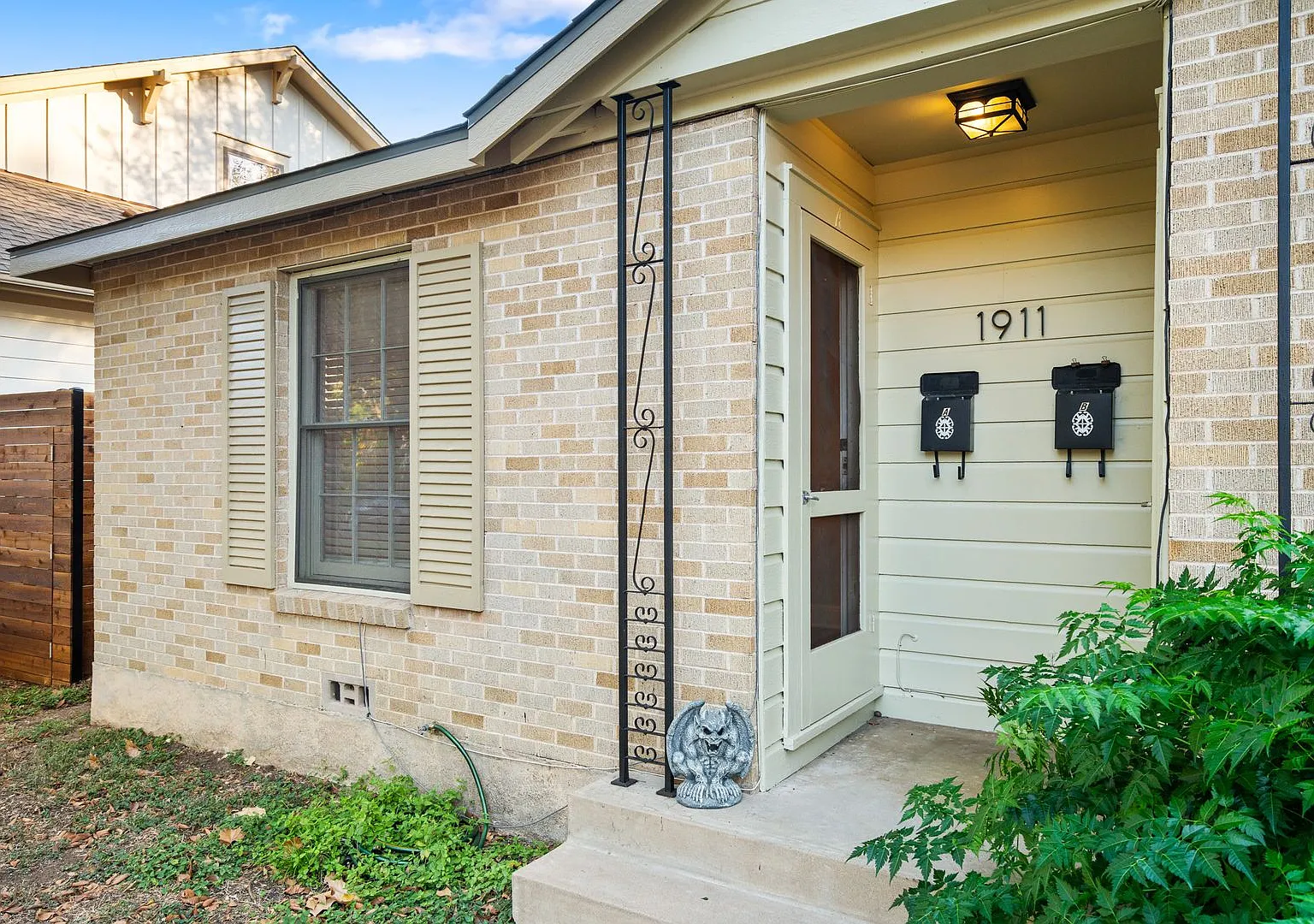 Rosedale Charmer - Wood Floors - 1 Bd / 1ba - W/D - Patio - Covered Parking - $1275 — Photo 2