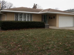 9132 S Komensky Ave, Oak Lawn, IL