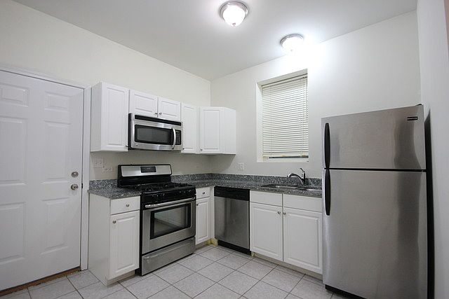 1st image of 1847 W Armitage Ave #G