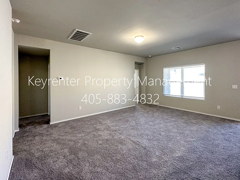 11713 NW 95th St — Photo 3