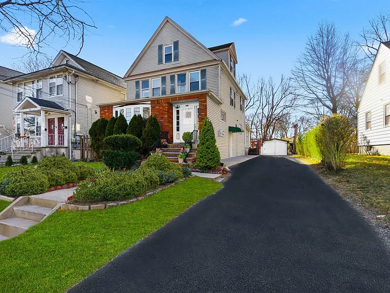 336 W Palisade Ave — Photo 1