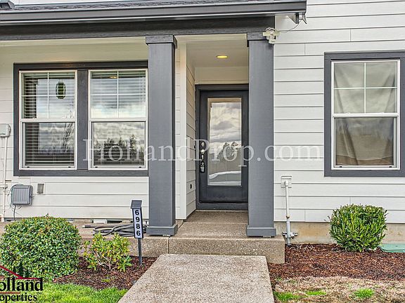 3rd image of 6986 SE Frasier Ln