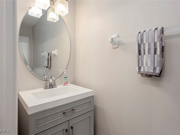 4th image of 3624 Pine Oak Cir APT 106