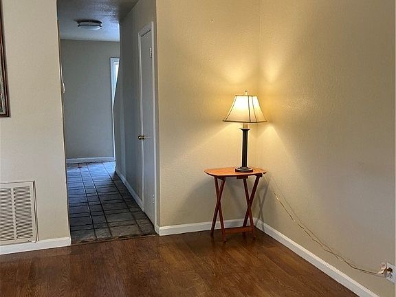 2nd image of 158 Greenbriar Townhouse Way