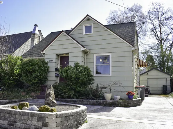 1114 Reddy Ave, Medford, OR 97504