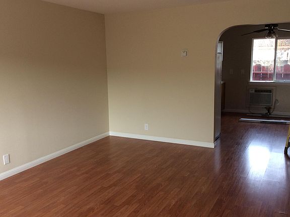 3rd image of 2115 Royal Dr APT 3