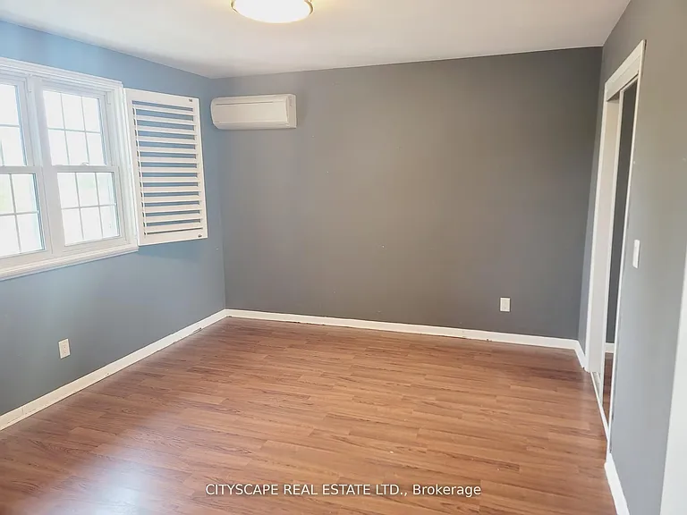 342 Sutherland Dr — Photo 6