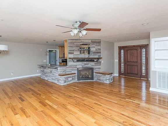 2nd image of 226 Barefield Dr