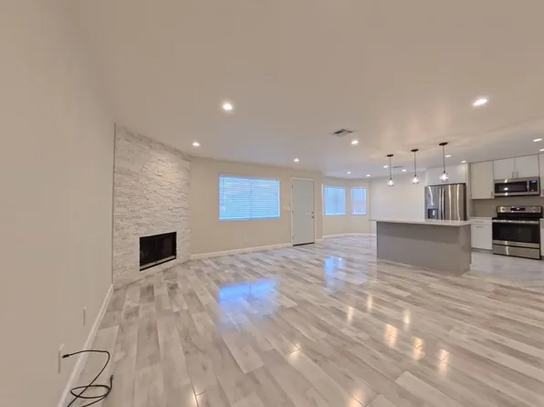 2720 Otter Creek Ct APT 101, Las Vegas, NV 89117