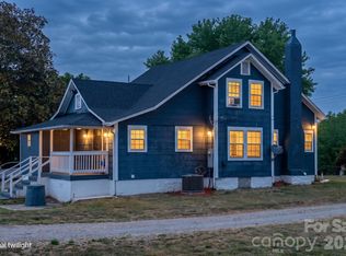 2076 Connelly Springs Rd, Lenoir, NC 28645