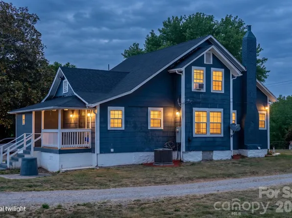 2076 Connelly Springs Rd, Lenoir, NC 28645